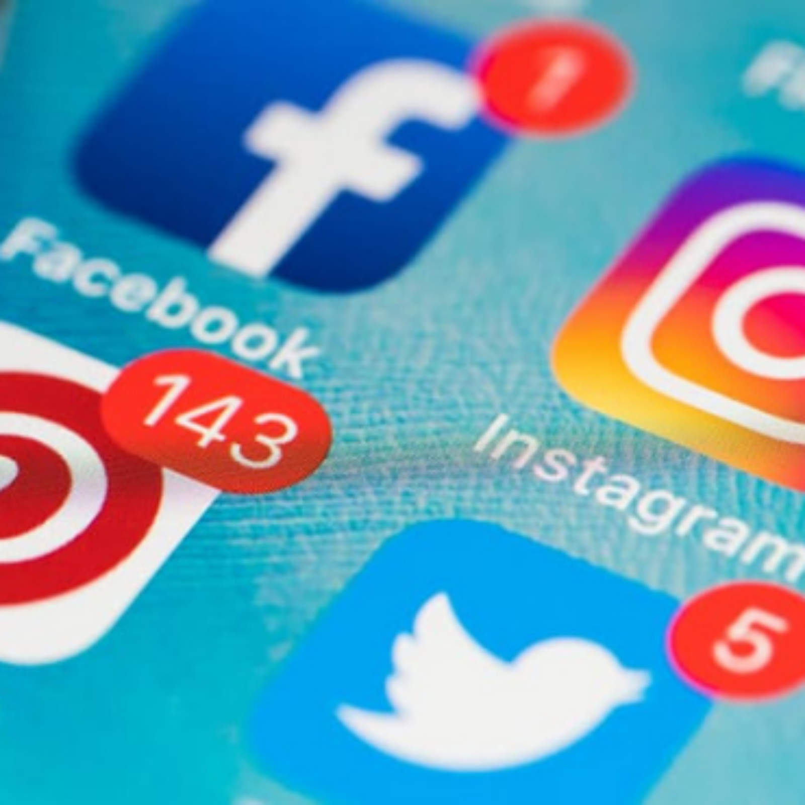 Quand poster sur Instagram, Facebook, Twitter, LinkedIn et Pinterest ?